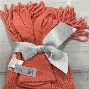 NY & Co 2 piece Scarf and Gloves gift set